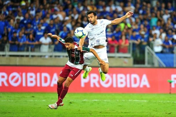 rbitro anulou gol do Cruzeiro e gerou muita revolta no Mineiro
