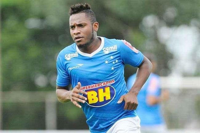 Willians (volante) - jogou apenas a temporada 2015 pelo Cruzeiro. Em 41 jogos, marcou dois gols.