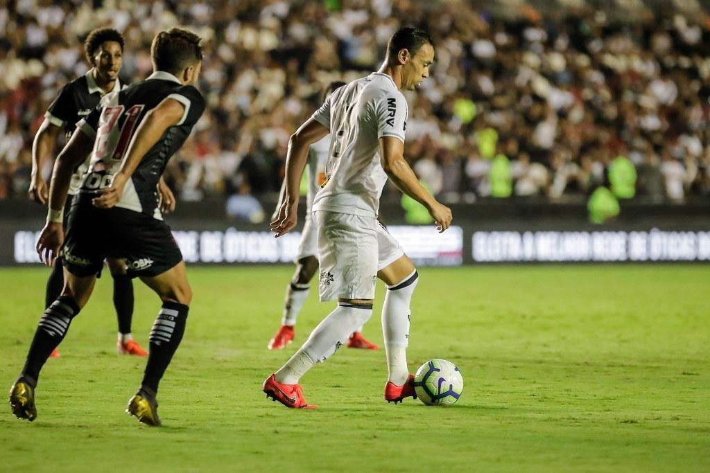 Equipes se enfrentaram no So Janurio, pela 2 rodada do Brasileiro
