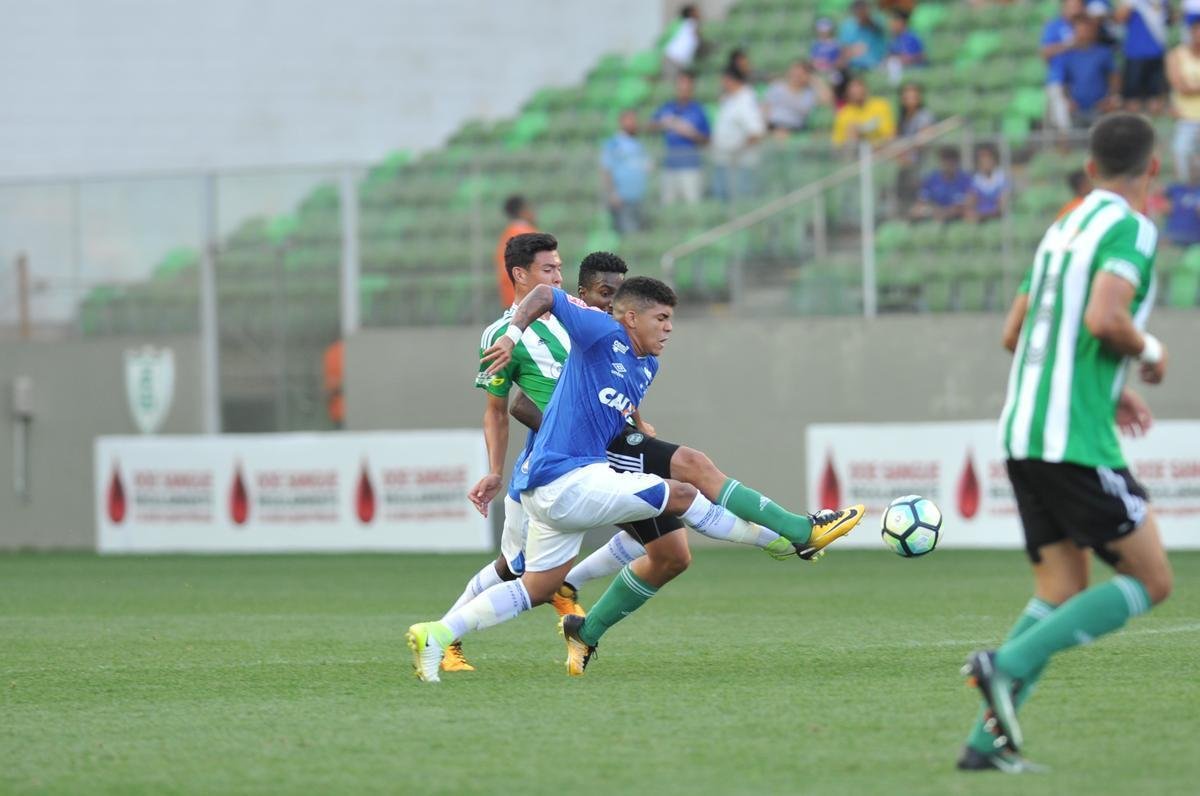 Imagens do jogo entre Cruzeiro e Coritiba, no Independncia, pela final do Campeonato Brasileiro Sub-20
