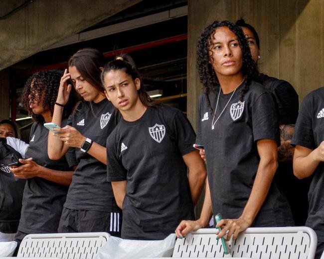 Jogadoras do Atltico visitam Arena MRV, que tem 92% das obras concludas 