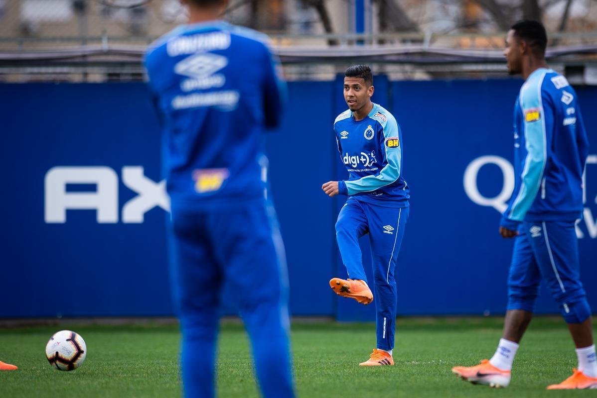 De olho em jogo contra o River Plate pela Copa Libertadores, Cruzeiro treinou na tarde desta segunda-feira no CT do Boca Juniors