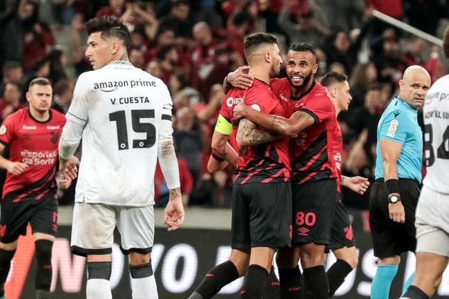 Athletico-PR venceu o Botafogo com um golao de Alex Santana, que fez valer a lei do ex no Brasileiro