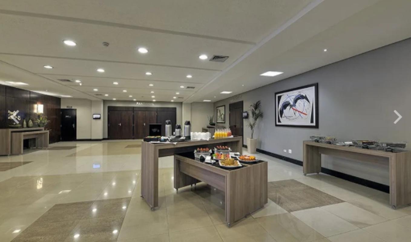 Atltico est hospedado no Hotel Deville, em Cuiab, para a deciso da Supercopa do Brasil. Neste domingo (20), s 16h, o Galo medir foras com o Flamengo, na Arena Pantanal, pelo ttulo.