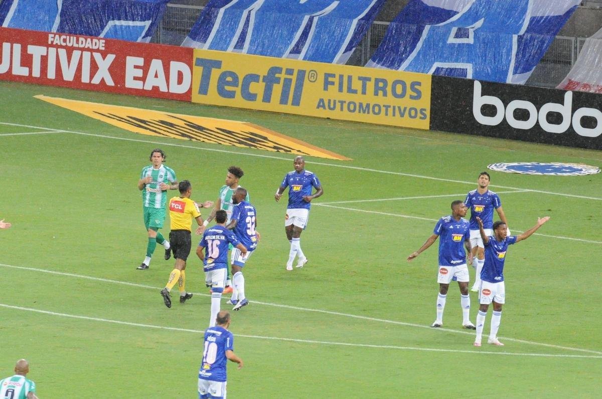 Cruzeiro x Juventude: fotos do jogo desta sexta-feira, no Mineiro, pela 16 rodada da Srie B