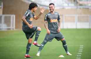 Levir Culpi comanda treino no Mineiro antes da estreia no Grupo E da Libertadores