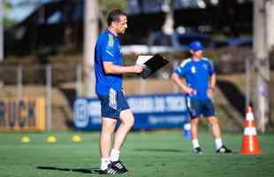 Fotos do treino do Cruzeiro na tarde desta quinta-feira (19/8), na Toca da Raposa II, em Belo Horizonte. Time fechou a preparao para enfrentar o Confiana, s 21h30 desta sexta-feira, no Mineiro