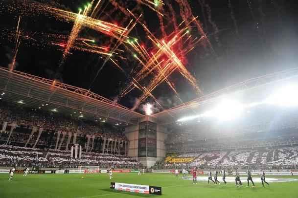 Imagens do primeiro tempo da partida entre Atltico e So Paulo, no Independncia, pela Libertadores