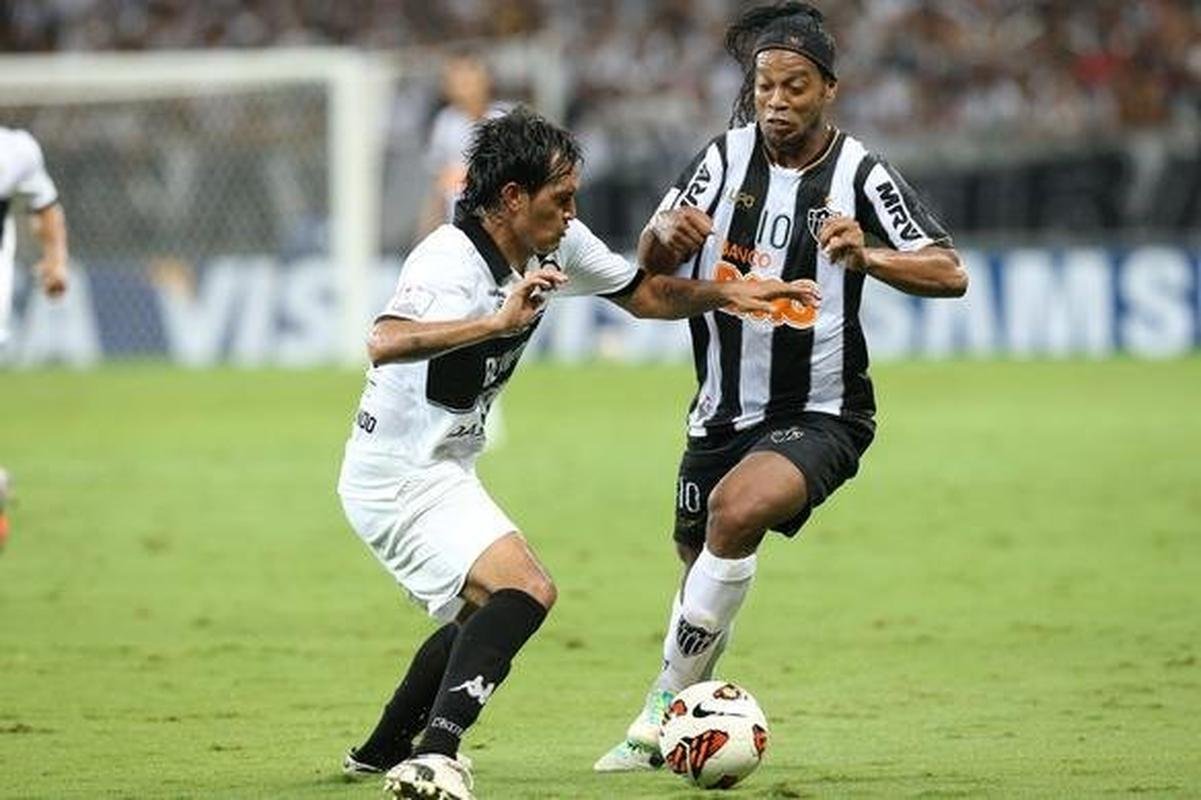 Imagens da deciso entre Atltico e Olimpia