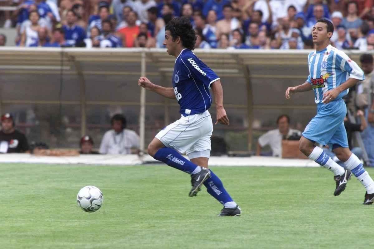 Em 30 de novembro de 2003, Cruzeiro derrotou o Paysandu por 2 a 1, no Mineiro, pela 44 rodada, e confirmou o ttulo brasileiro de forma antecipada. Zinho, no primeiro tempo, e Mota, no segundo, marcaram os gols celestes. Aldrovani descontou para o Papo. Depois do apito final, uma grande festa tomou conta do gramado e das arquibancadas. 