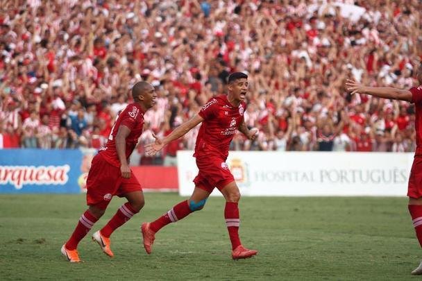 Náutico e Sampaio Corrêa iniciaram a decisão da Série C neste domingo