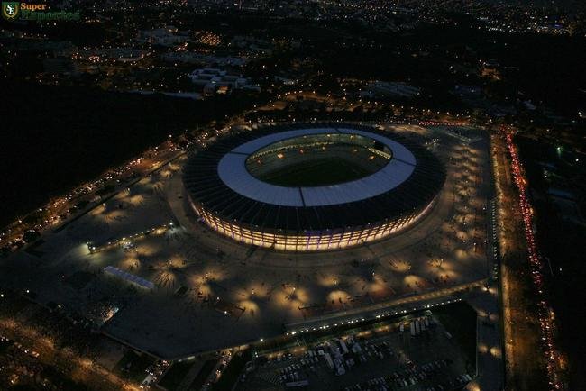 Em 2013, obras de modernizao concludas e estdio pronto para a Copa das Confederaes e, posteriormente, para a Copa do Mundo de 2014