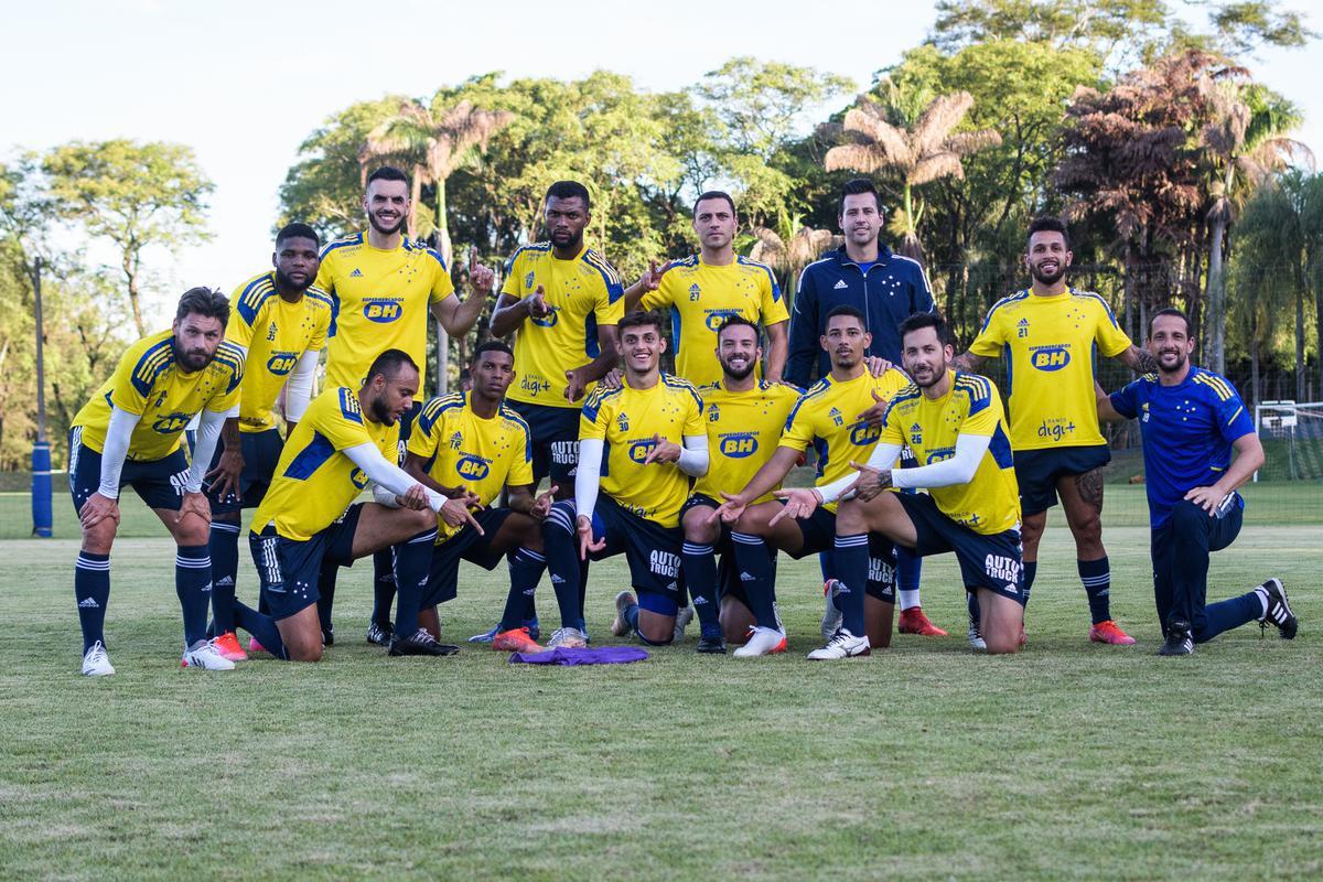 Fotos do treino do Cruzeiro no CT SM Sports, em Londrina, antes da partida contra o Londrina pela Srie B. Duelo ser nesta sexta, s 21h30, no estdio do Caf, em Londrina, interior do Paran