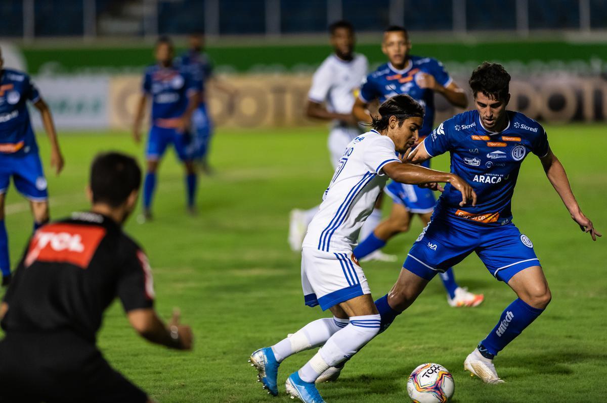 5ª rodada - Confiança 1x1 Cruzeiro, 23/8, no Batistão, em Aracaju-SE - 11º lugar, com 4 pontos.