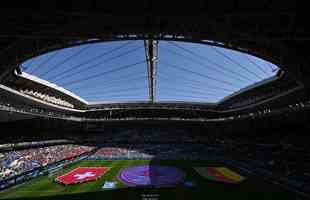 Imagens da partida no Al-Janoub Stadium, em Al-Wakrah