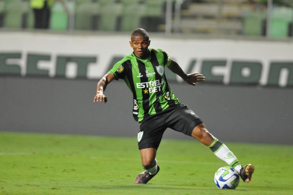 Fotos do jogo entre Amrica e Santa Cruz