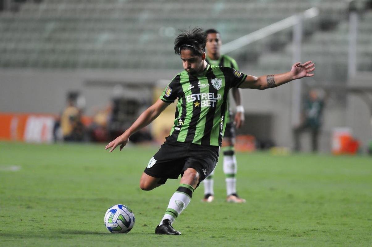 Fotos do jogo entre Amrica e Santa Cruz