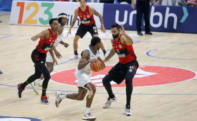 Minas apresenta equipe de basquete para a temporada 2022/2023 -  Superesportes