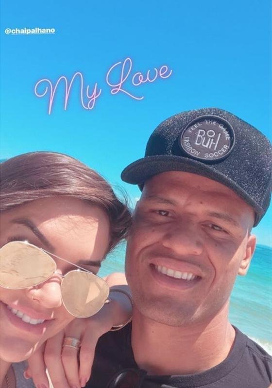 O lateral-direito Patric curte os primeiros dias de frias com a famlia em Florianpolis