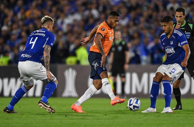 Millonarios-COL venceu Universidad Católica-EQU por 2 a 1 e será adversário do Atlético na terceira fase da Libertadores