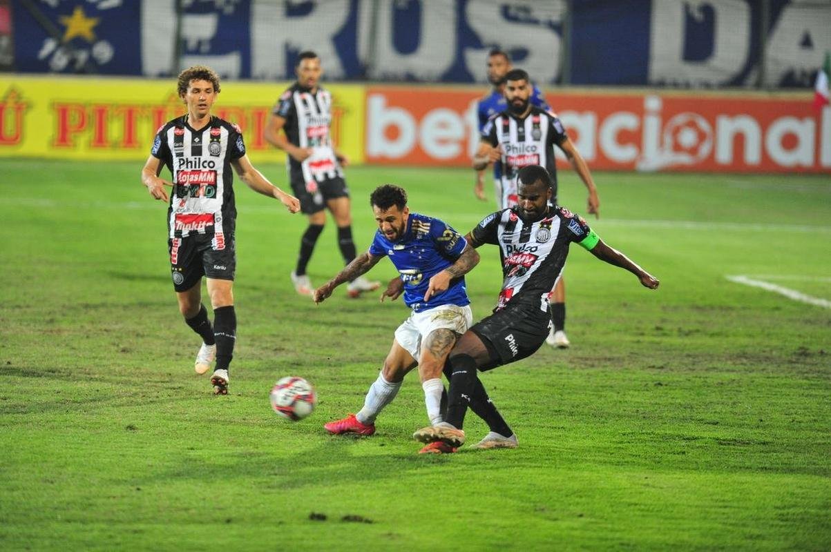 Cruzeiro teve gol anulado no fim, marcado por Marcelo Moreno, e acabou ficando no empate por 1 a 1 com o Operrio, na Arena do Jacar, em Sete Lagoas.