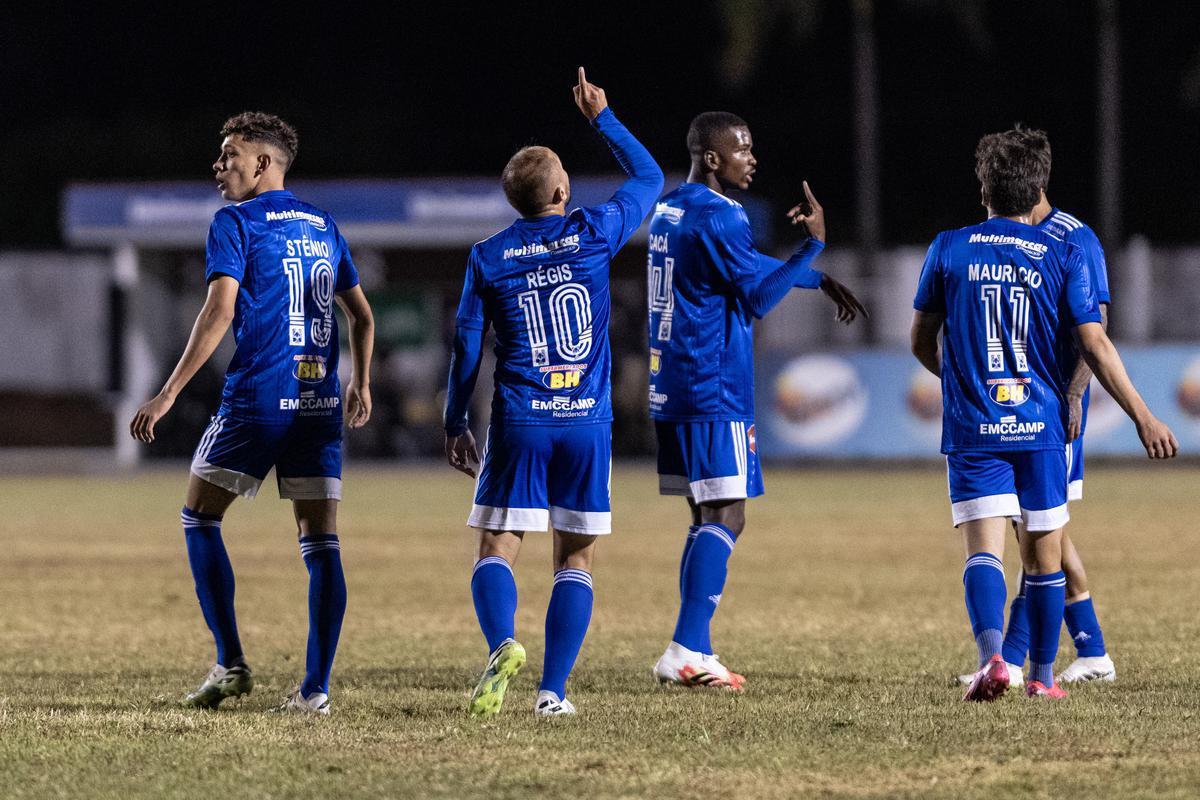 Fotos do jogo entre Caldense e Cruzeiro, no Ronaldo, em Poos de Caldas, pela 11 rodada do Campeonato Mineiro