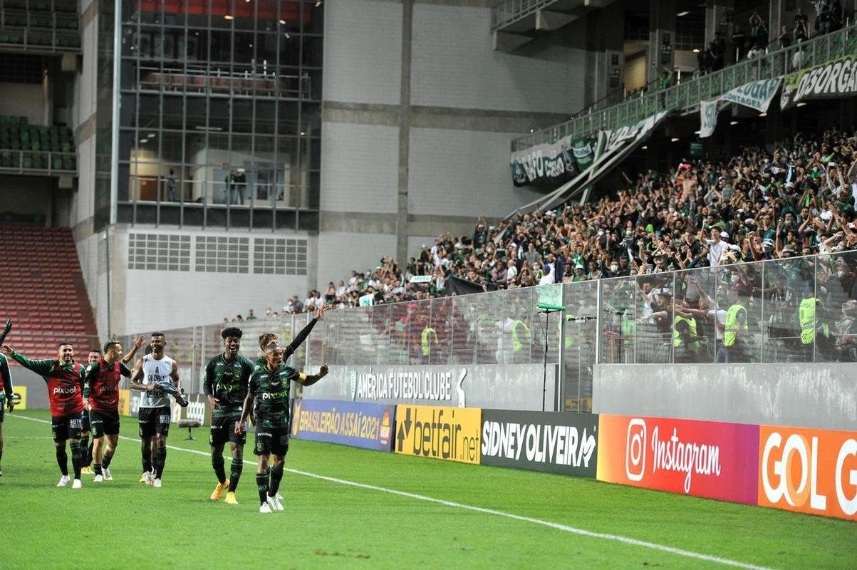 Fotos do jogo entre Amrica e Grmio, no Independncia, em Belo Horizonte, pela 32 rodada da Srie A do Brasileiro