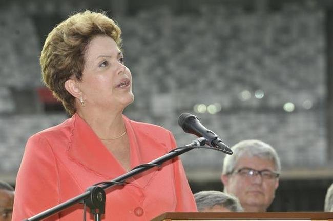 Com presen�a de personalidades, Mineir�o reabre portas