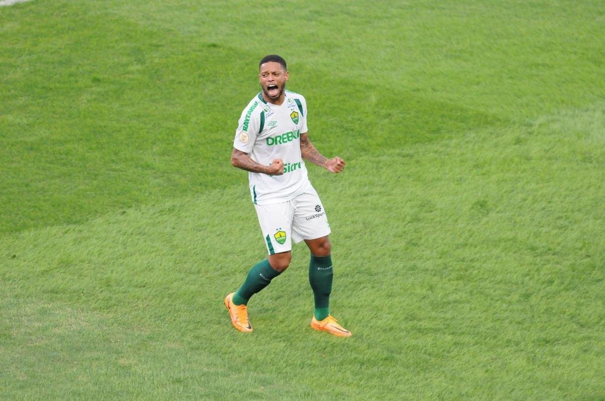 Amrica e Cuiab se enfrentaram, no Independncia, pela 9 rodada do Campeonato Brasileiro