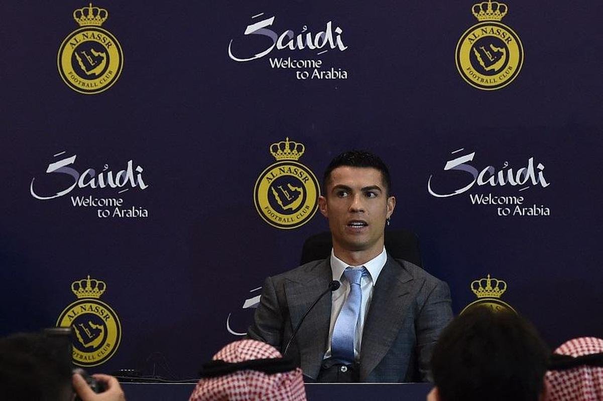 Cristiano Ronaldo foi apresentado pelo Al-Nassr, da Arbia Saudita, nesta tera-feira (3/1)