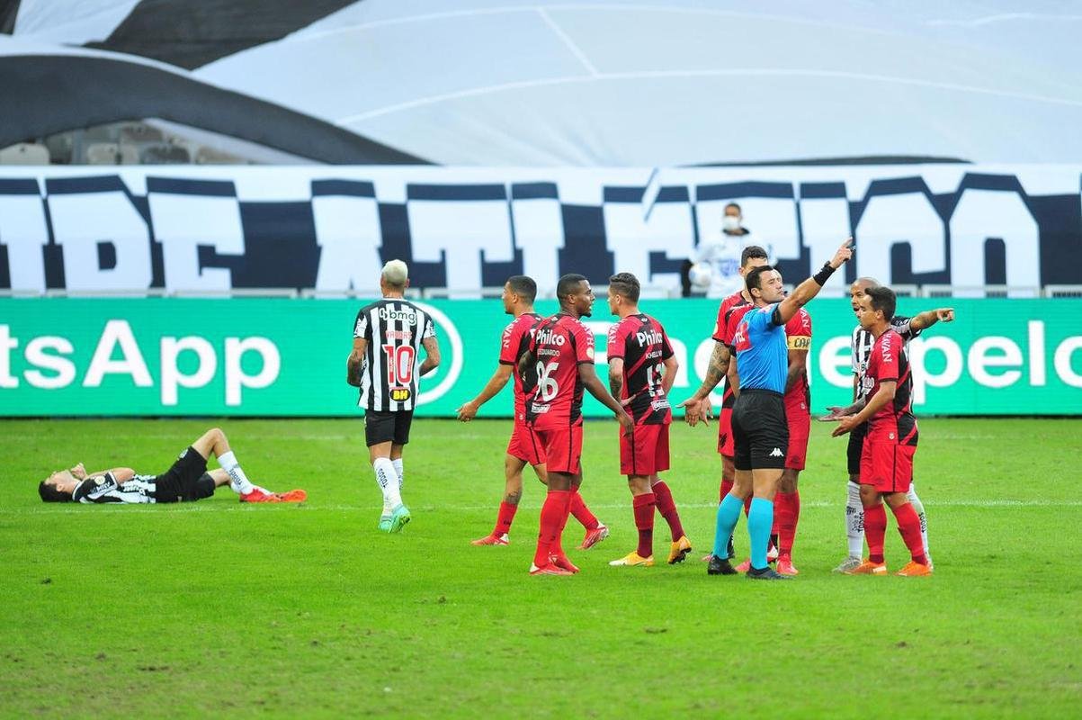 Imagens do confronto entre Atltico e Athletico-PR, vlido pela 14 rodada da Srie A do Campeonato Brasileiro
