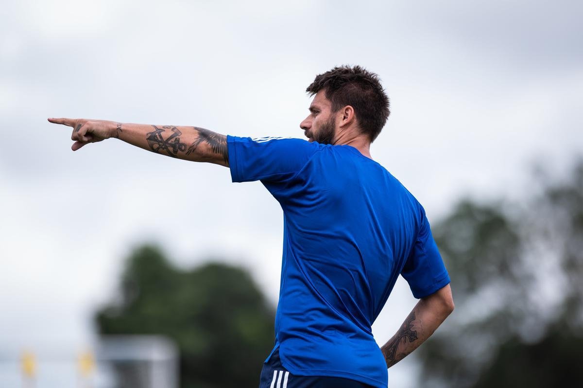 Imagens do primeiro dia de pr-temporada do Cruzeiro, na Toca da Raposa II