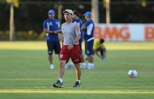 Paulo Comelli: 4 jogos (2V, 2D)