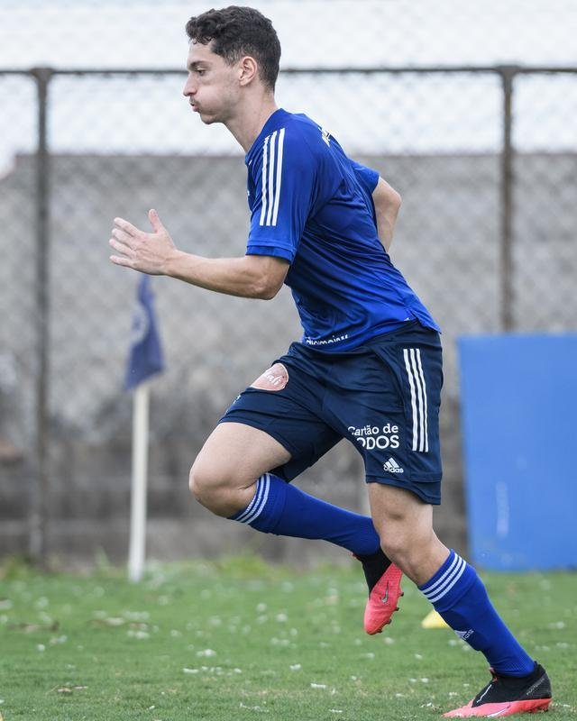 Fotos do primeiro treino de Rafael Sobis na volta ao Cruzeiro, nesta segunda