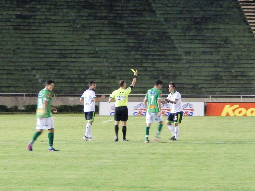 Uberlndia e Amrica se enfrentaram, no Parque do Sabi, pela sexta rodada do Campeonato Mineiro