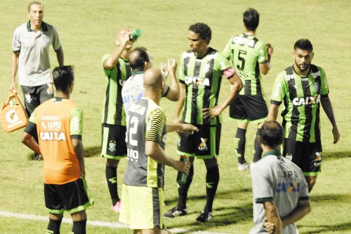 Amrica goleou Luverdense no Passo das Emas com gols de Renan Oliveira, Luan e Neto Moura