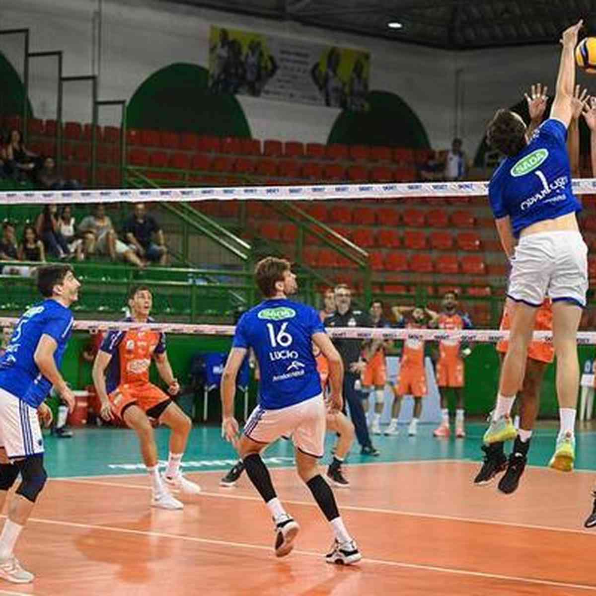 López atinge 127km/h na final e é eleito o melhor jogador da Superliga;  veja, vôlei