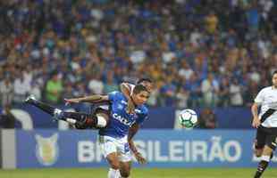 Fotos do primeiro tempo de Cruzeiro x Vasco, no Mineiro, pela 10 rodada do Campeonato Brasileiro