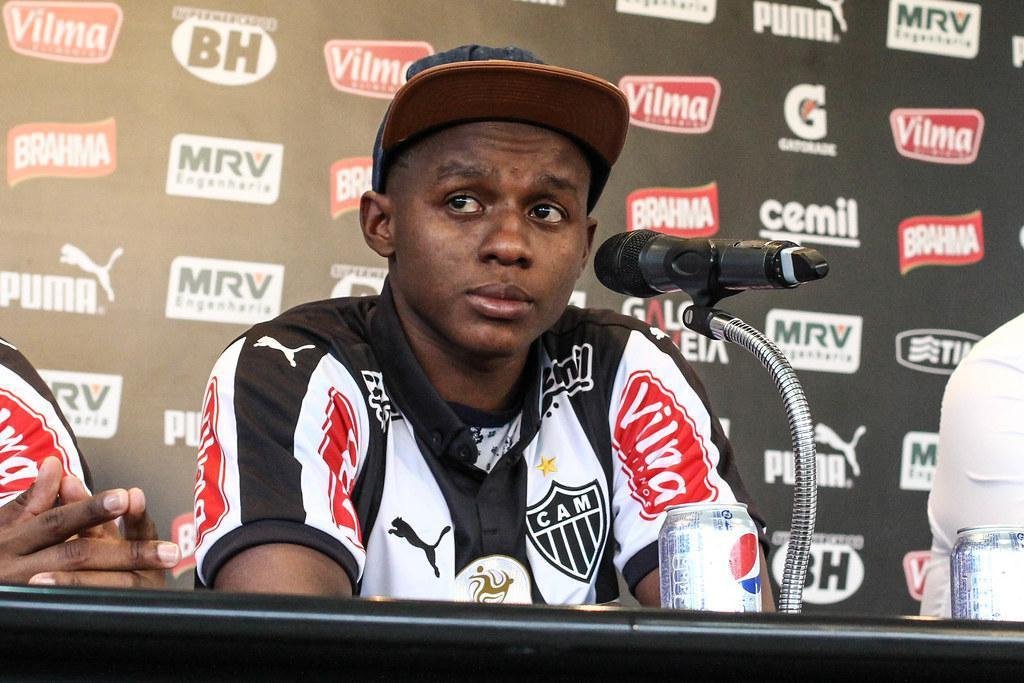 Cazares - O meia  o jogador estrangeiro que mais vestiu a camisa do Atltico. O equatoriano, que chegou ao Galo em 2016, soma 205 partidas pelo clube. Ele tambm  o segundo jogador de fora do Brasil que mais fez gols pelo alvinegro (41). Ele tem contrato at o fim de 2020 com o Atltico.