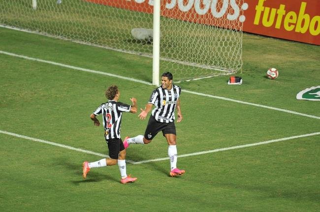 Fotos do jogo de ida da semifinal do Mineiro entre Tombense e Atltico, no Independncia, em Belo Horizonte.