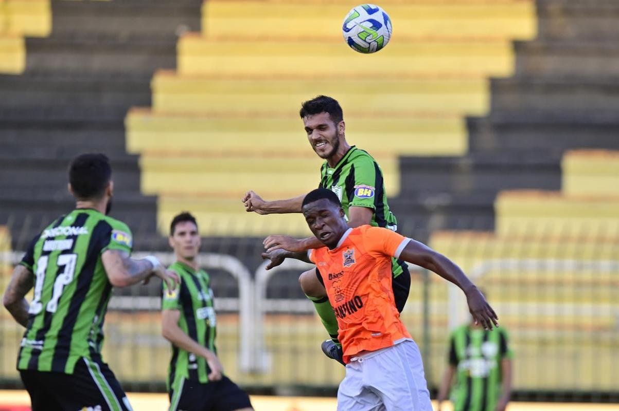 Fotos do jogo entre Nova Iguau e Amrica pela Copa do Brasil