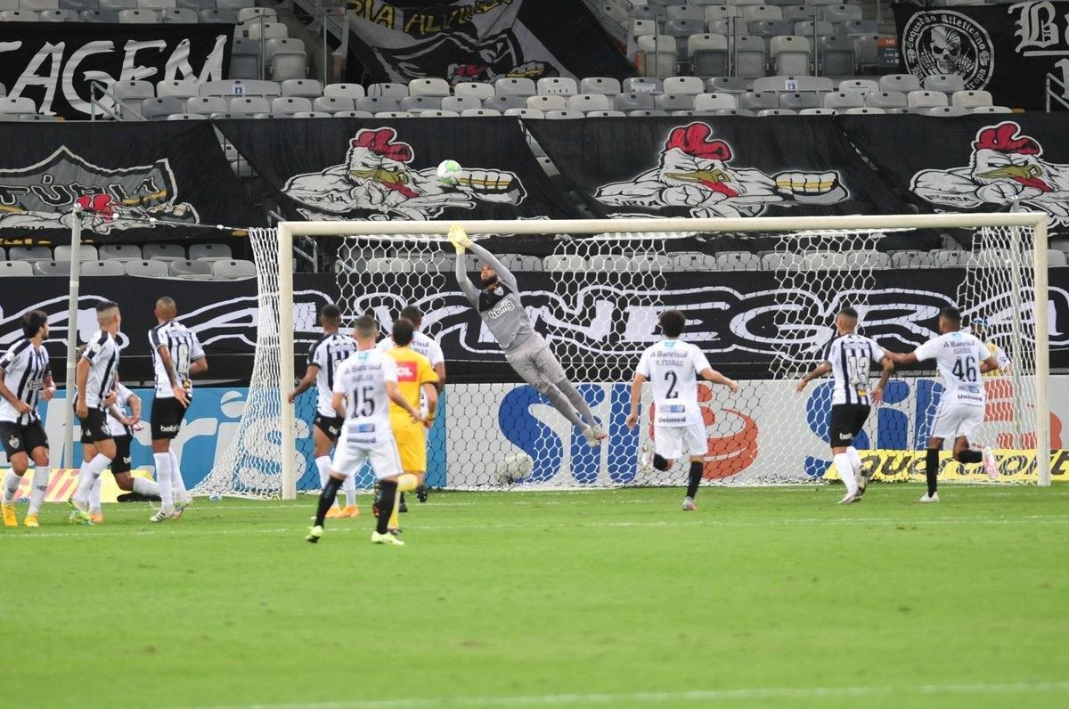 Fotos do jogo entre Atltico e Grmio, no Mineiro