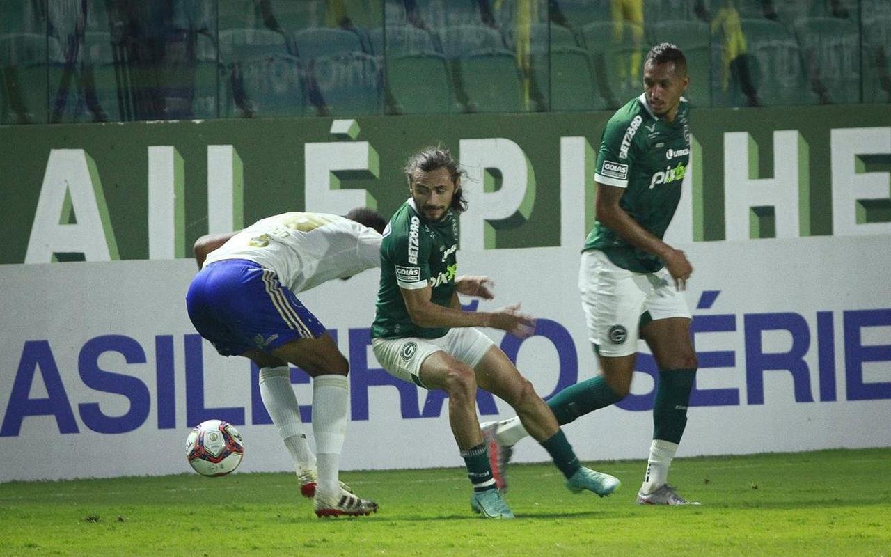 Cruzeiro empatou com Gois no Estdio da Serrinha, em Goinia, pela 22 rodada