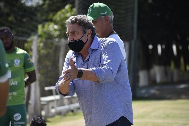 Dos dias 26 a 28 de janeiro, o Amrica realizou atividades totalmente voltadas ao confronto contra o Ava, pela 38 rodada da Srie B do Campeonato Brasileiro. Nesta sexta-feira (29), s 21h30, Coelho e Leo da Ilha se enfrentam no Independncia, em Belo Horizonte. A partida pode selar um indito tricampeonato do Amrica, que se isolaria como maior vencedor da competio. Alm disso, o elenco almeja a conquista para coroar uma temporada histrica, em que o clube foi semifinalista da Copa do Brasil.