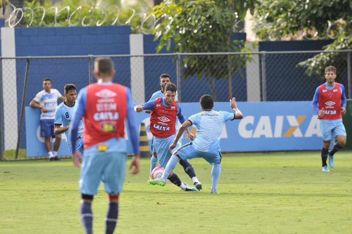 Com gols de Judivan e Rafael Sobis, Cruzeiro venceu Betinense por 2 a 0 em jogo-treino
