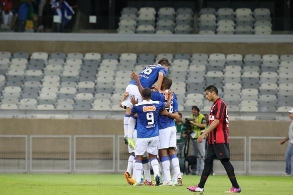 Cruzeiro venceu o Atltico-PR por 1 a 0