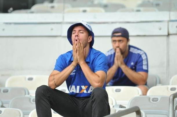 Reaes da torcida do Cruzeiro na partida contra o Palmeiras, no Mineiro, pelo Brasileiro