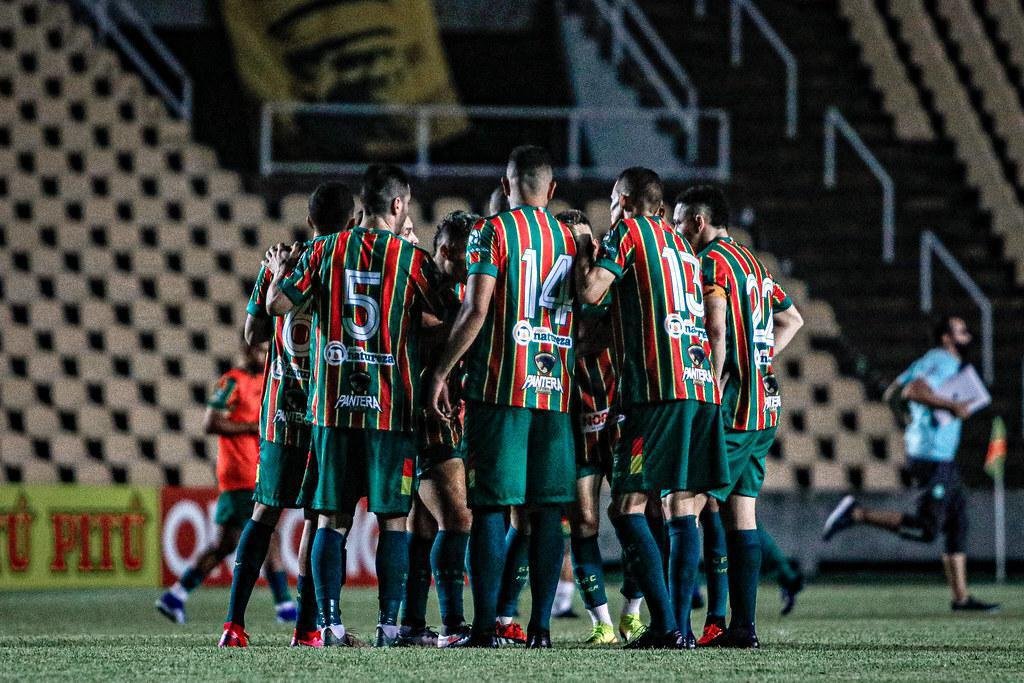 O Sampaio Corrêa é o 14º melhor mandante da Série B, com 53,85% de aproveitamento. Em 13 jogos, venceu sete e perdeu seis, com 17 gols marcados e 13 sofridos. Em terceiro lugar (40), o time maranhense somou 21 dos 39 pontos disputados em casa.