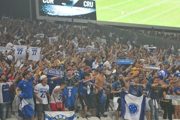 Seja em campo, nas arquibancadas da Arena Corinthians ou nas ruas de Belo Horizonte, os cruzeirenses comemoraram bastante a conquista do sexto ttulo da Copa do Brasil. O clube se tornou o maior vencedor isolado da histria do torneio, deixando para trs o Grmio, que ganhou cinco vezes. Veja as melhores imagens da celebrao de jogadores, dirigentes e torcedores!