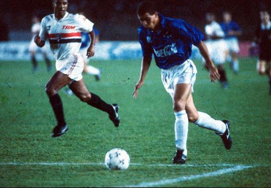 Durante o jogo da final da Recopa, Ronaldo fez uma grande jogada, em que driblou a defesa so-paulina e tocou no canto do goleiro Zetti, que salvou com os ps